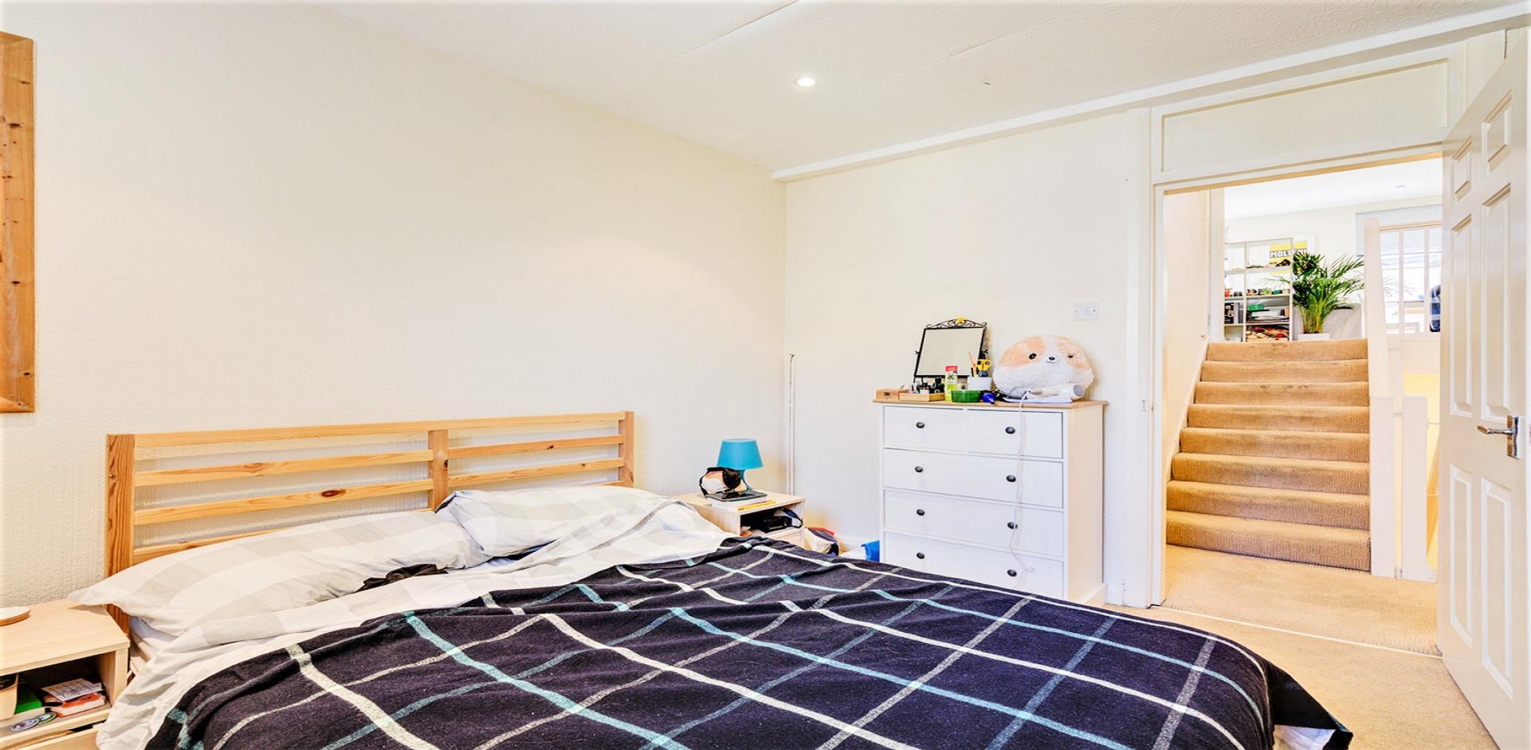 			2 Bedroom, 1 bath, 1 reception Flat			 Gascony Avenue, West Hampstead